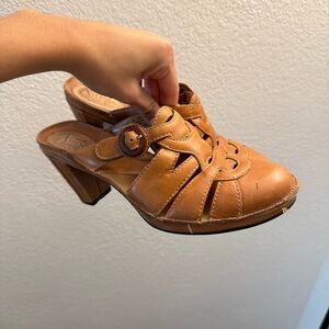 CLARKS Artisan Leather Round Toe Mules/Clogs